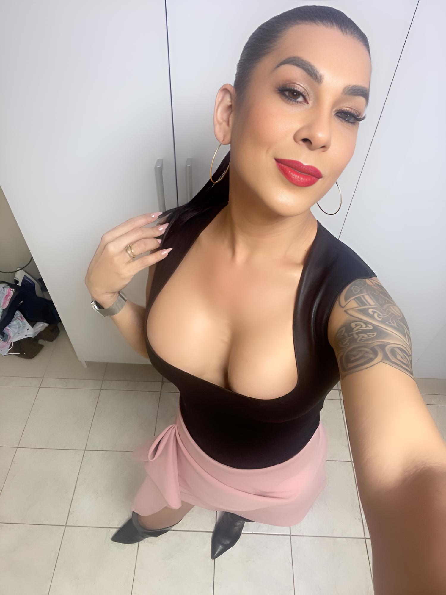 Pleasure-in-Aruba-Escorts-Victoria TS